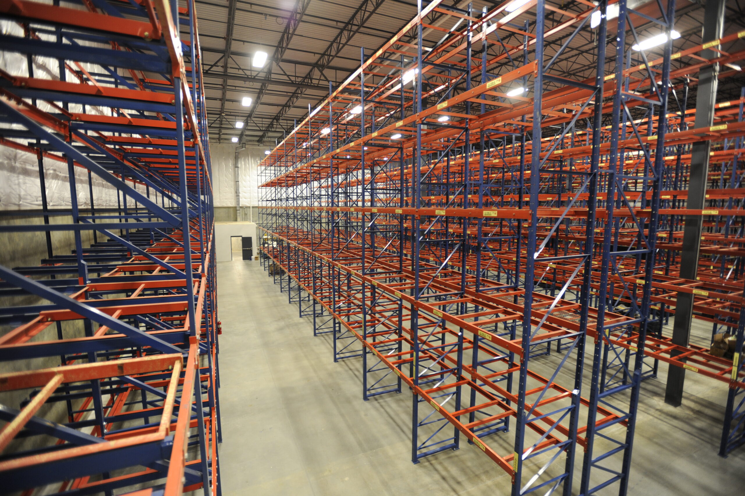 Selective pallet racking